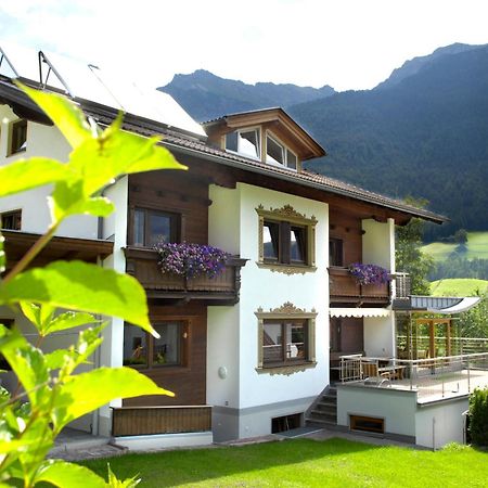 Pension Tina Neustift im Stubaital Eksteriør bilde