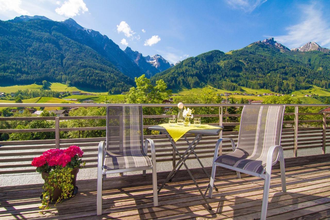 Pension Tina Neustift im Stubaital Eksteriør bilde