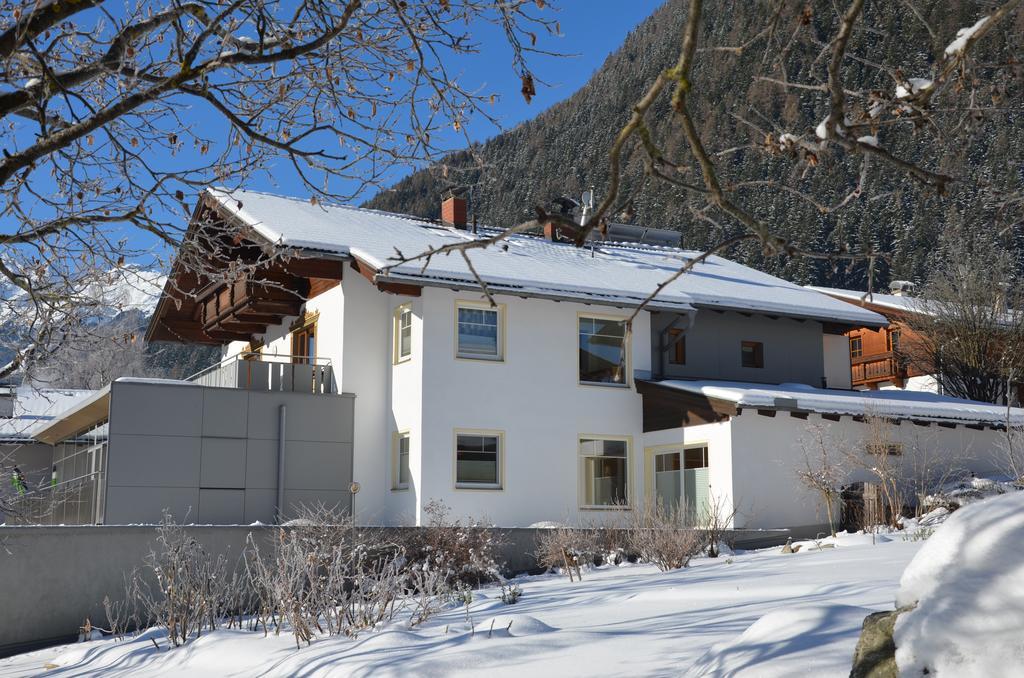 Pension Tina Neustift im Stubaital Eksteriør bilde