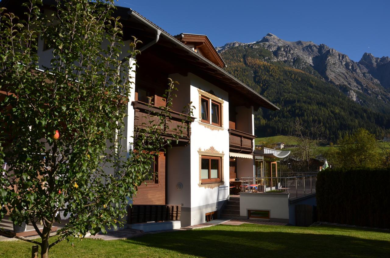 Pension Tina Neustift im Stubaital Eksteriør bilde